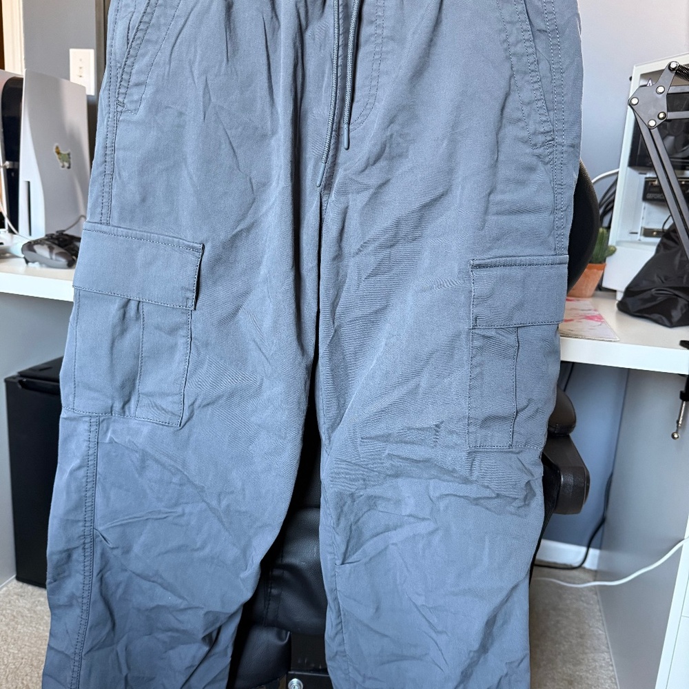 Hollister cargo pants